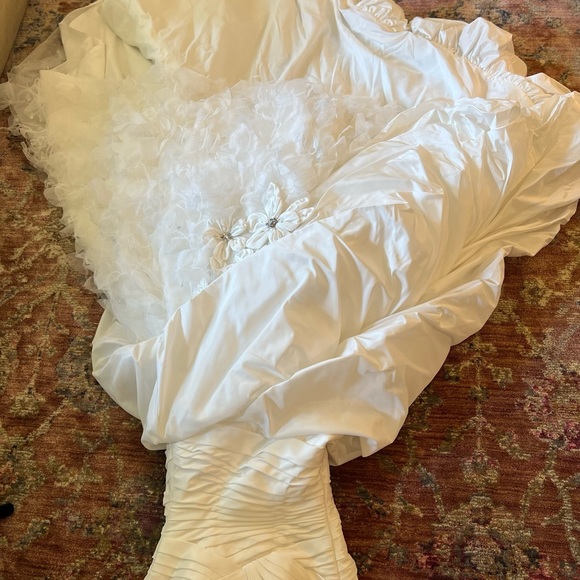 Kitty Chen Couture size 8 wedding dress.  Never worn! - Picture 9 of 9
